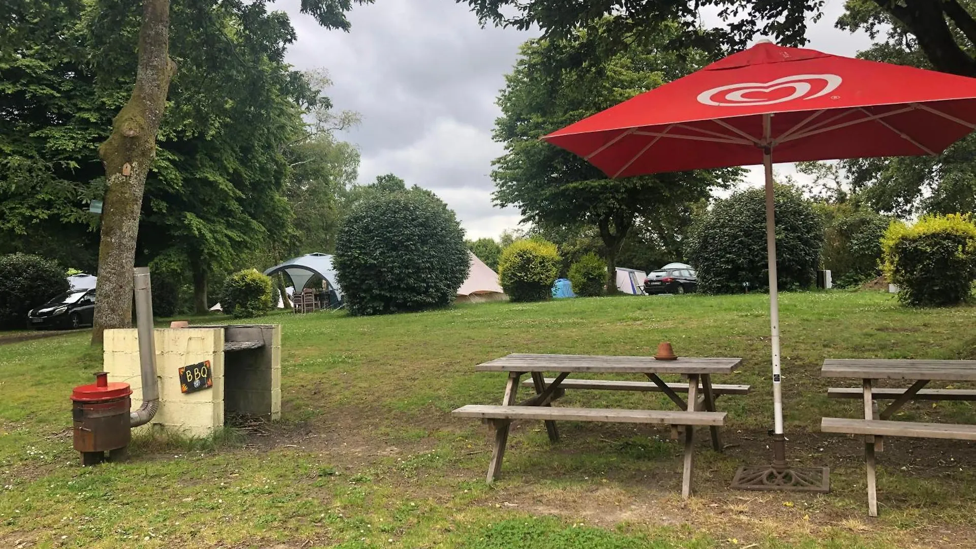 Campsite Camping Au Lac Du Drennec Glamping Tent Commana